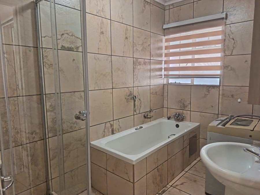 3 Bedroom Property for Sale in Waterval East North West